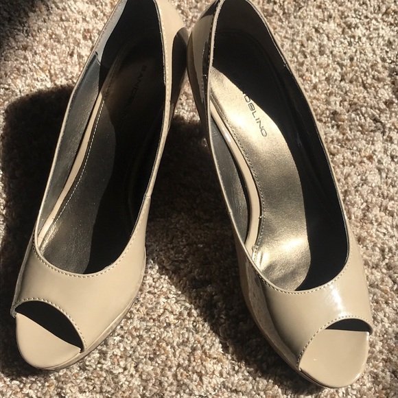 bandolino open toe heels